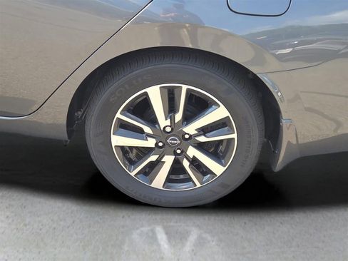 Used 2025 Nissan Versa SV w/ Trunk Package image 5