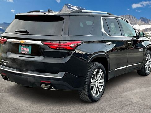 Used 2023 Chevrolet Traverse High Country image 2