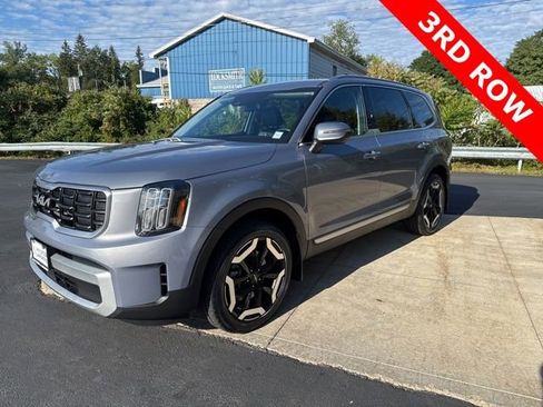 Used 2024 Kia Telluride S image 5