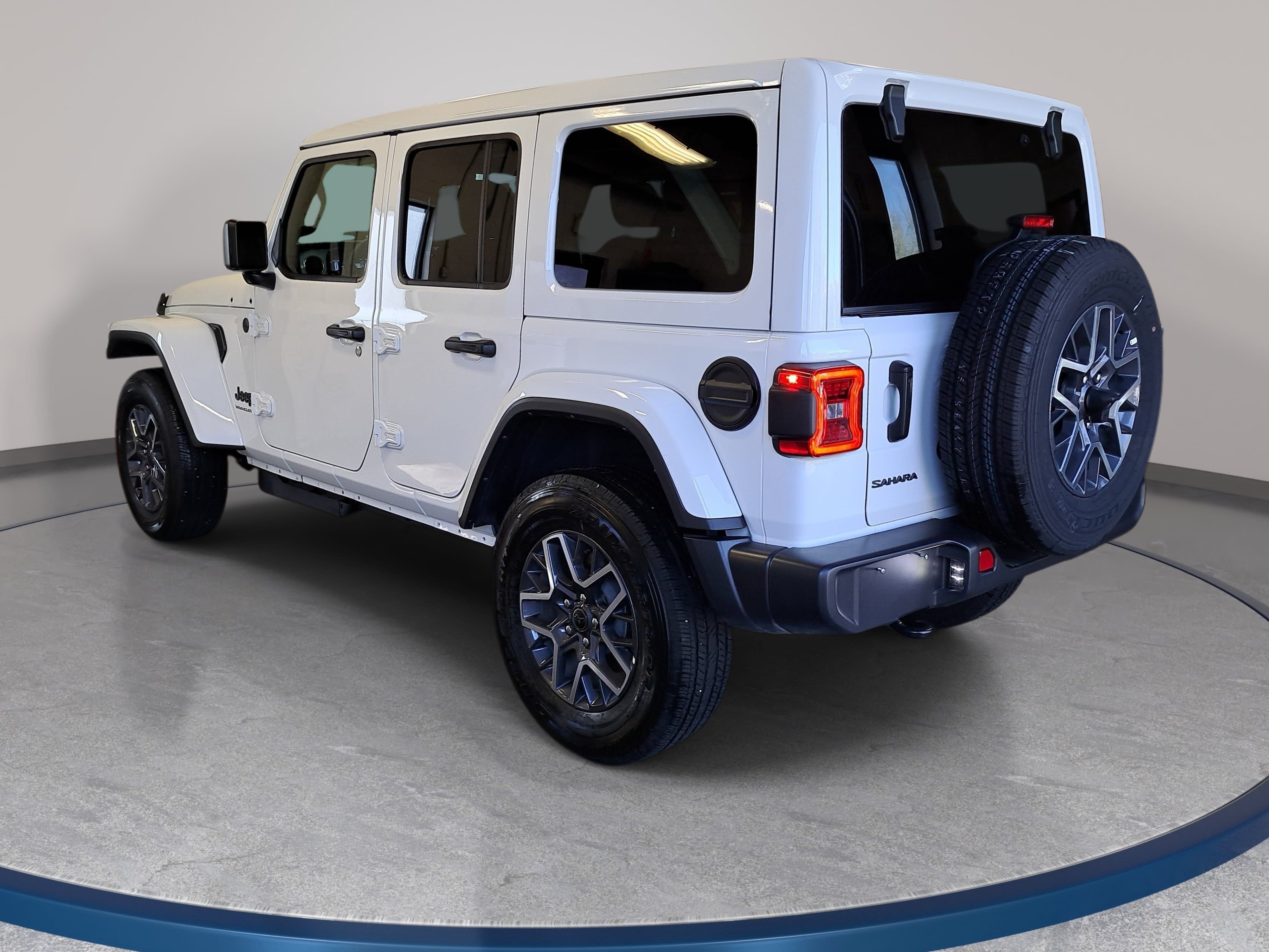 Used 2026 Jeep Wrangler Unlimited Sahara AWD/4WD image 7