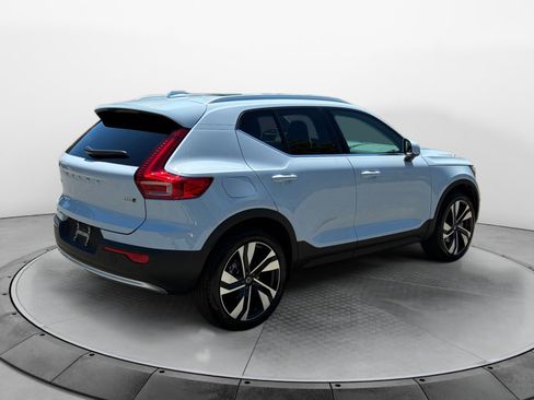 Used 2025 Volvo XC40 B5 Ultra w/ Climate Package AWD/4WD image 7