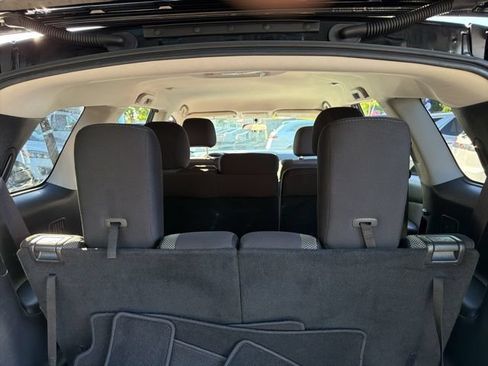 Used 2018 Nissan Pathfinder S AWD/4WD image 13