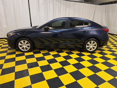 Used 2015 MAZDA MAZDA3 i Sport image 6