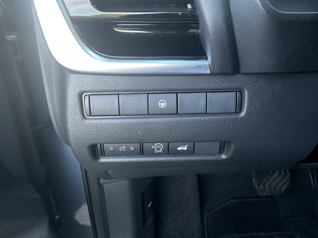 Used 2023 Nissan Rogue SL w/ SL Premium Package FWD image 24