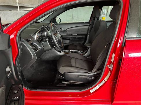 Used 2013 Dodge Avenger SE FWD image 12