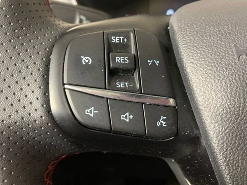 Used 2025 Ford Escape ST-Line image 18