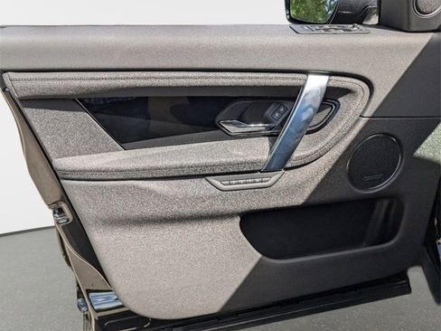 Used 2024 Land Rover Discovery Sport S image 5