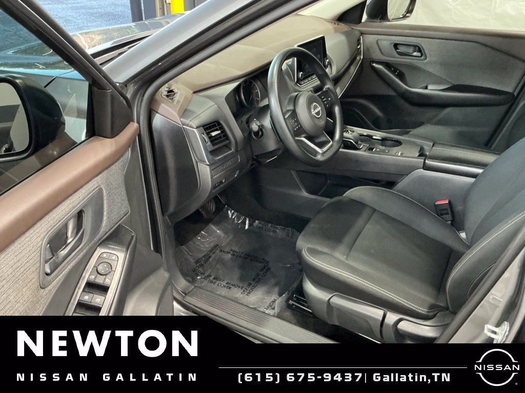 Used 2023 Nissan Rogue S FWD image 6