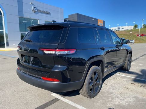 New 2025 Jeep Grand Cherokee L Limited w/ Black Appearance Package image 3