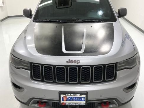 Used 2017 Jeep Grand Cherokee Trailhawk w/ Trailhawk Luxury Group AWD/4WD image 6