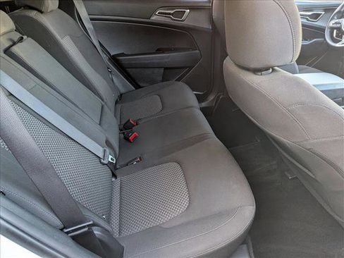 Used 2023 Kia Sportage LX image 18