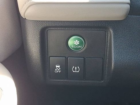 Used 2016 Honda HR-V LX image 21