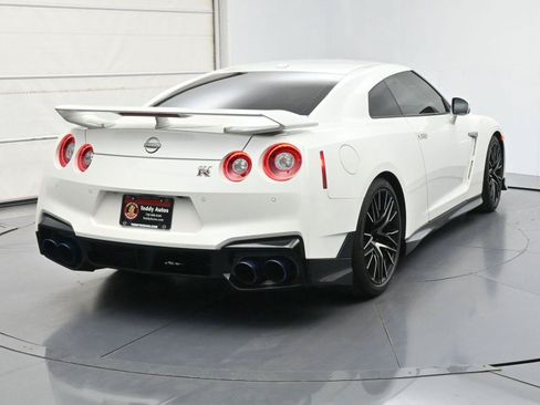 Certified 2024 Nissan GT-R Premium w/ Premium Interior Package AWD/4WD image 30
