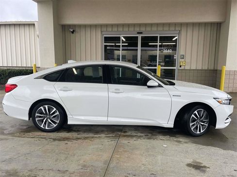 Used 2018 Honda Accord Hybrid image 2