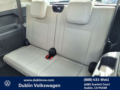 Used 2018 Volkswagen Tiguan SEL image 13