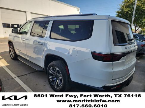 Used 2024 Jeep Wagoneer L Series II w/ Flexible Seating Group RWD image 3