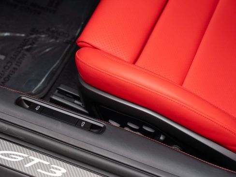 Certified 2026 Porsche 911 GT3 RWD image 15