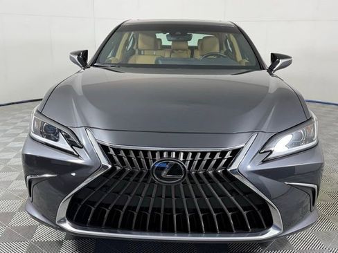 Certified 2025 Lexus ES 300h w/ Premium Package image 7