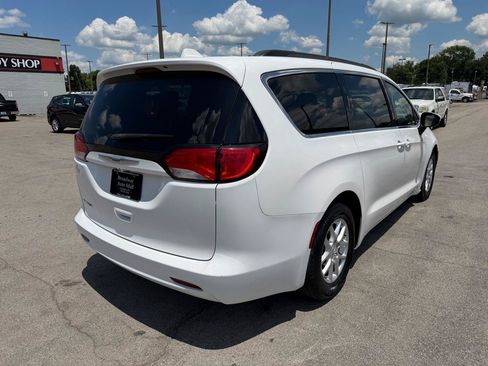 Used 2020 Chrysler Voyager Lxi FWD image 3