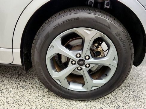 Used 2024 Ford Escape ST-Line w/ Cold Weather Package FWD image 9