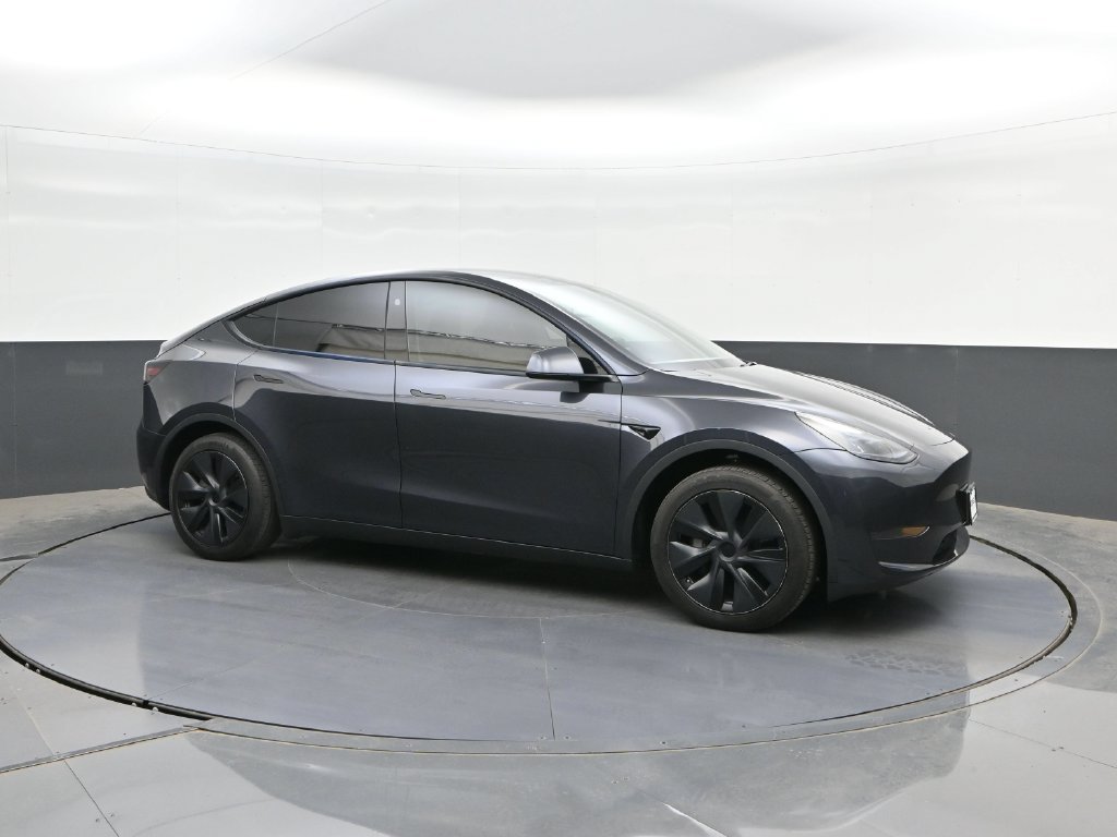 Used 2024 Tesla Model Y Long Range RWD image 17