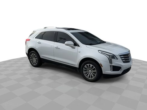 Used 2019 Cadillac XT5 Luxury image 2