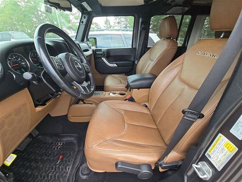 Used 2016 Jeep Wrangler Unlimited Sahara w/ Max Tow Package AWD/4WD image 8