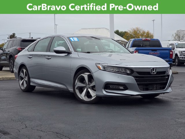 Used 2018 Honda Accord Touring image 2