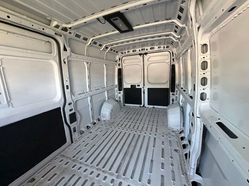 Used 2025 RAM ProMaster 2500 w/ Convenience Group FWD image 19