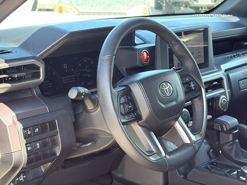 Certified 2025 Toyota Tacoma TRD Sport AWD/4WD image 9