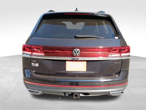 Used 2025 Volkswagen Atlas SE w/ Panoramic Sunroof Package image 4