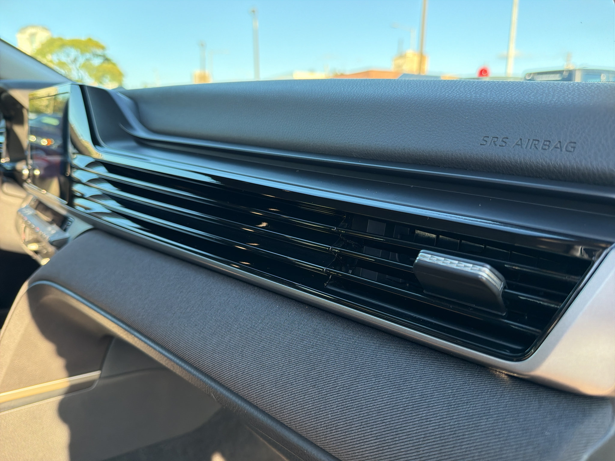 Used 2025 Toyota Camry LE FWD image 30