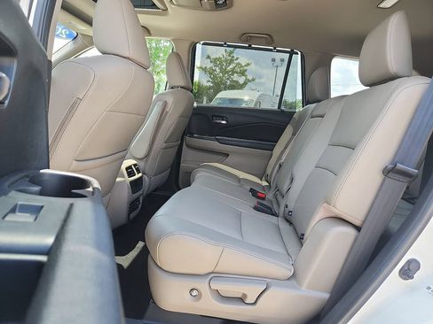 Used 2016 Honda Pilot Touring image 6