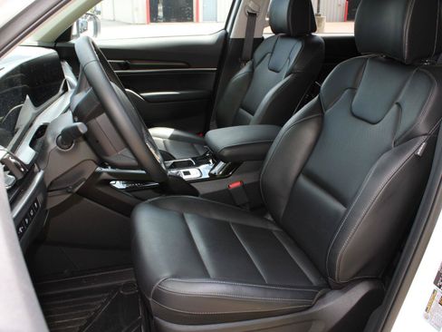 Used 2025 Kia Telluride S AWD/4WD image 18