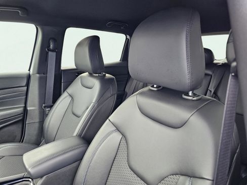 New 2026 Jeep Compass Latitude image 17