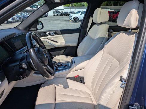Used 2020 BMW X5 M50i w/ Premium Package AWD/4WD image 11