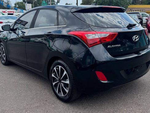 Used 2017 Hyundai Elantra GT FWD image 5