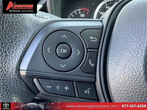 Used 2020 Toyota Corolla LE image 26