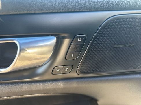 Used 2020 Volvo S60 T6 Momentum image 15