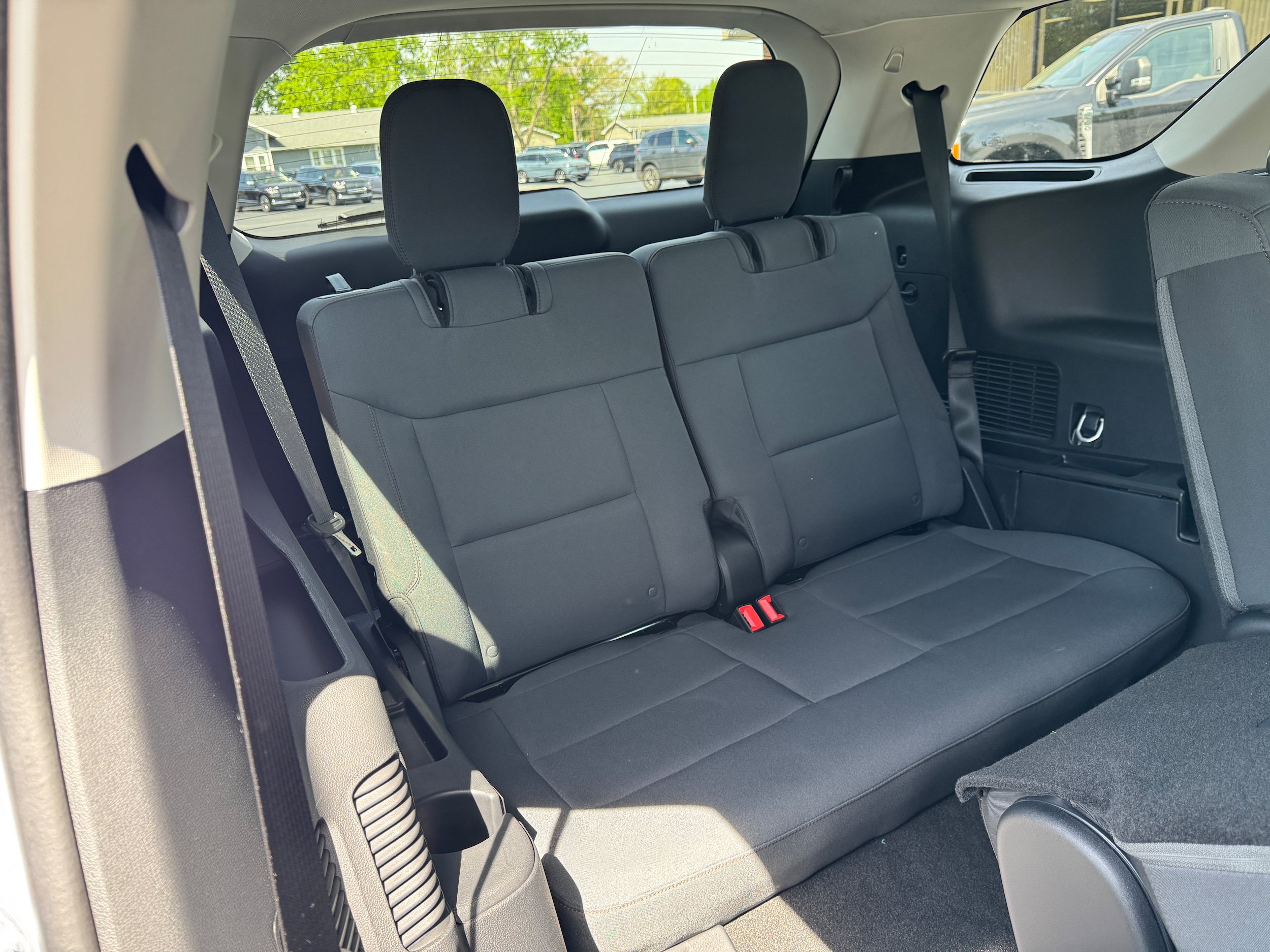 Used 2025 Ford Explorer Active RWD image 17