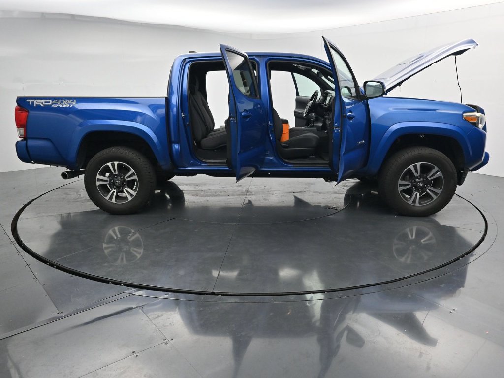Used 2016 Toyota Tacoma TRD Sport w/ Towing Package AWD/4WD image 27
