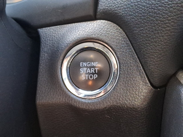 Used 2025 Toyota RAV4 XLE FWD image 22