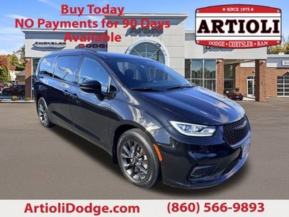 Used 2021 Chrysler Pacifica Touring w/ S Appearance Package