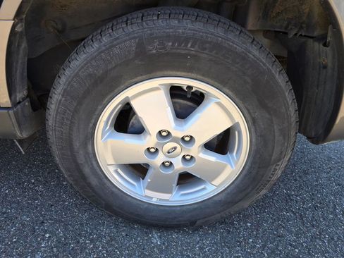 Used 2012 Ford Escape XLT w/ Cargo Pkg AWD/4WD image 9