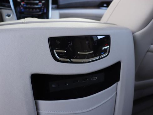 Used 2019 Cadillac Escalade ESV Premium Luxury image 70