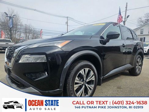 Used 2021 Nissan Rogue SV image 1