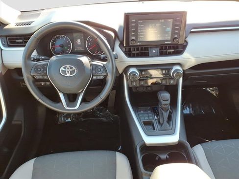 Used 2021 Toyota RAV4 XLE image 13
