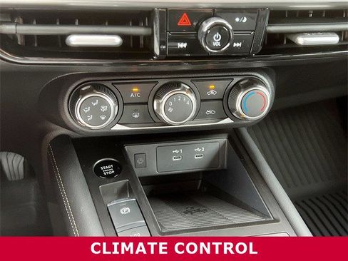 Used 2025 Nissan Kicks SV image 9