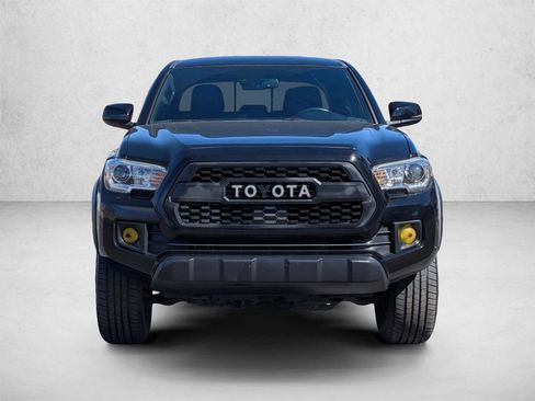 Used 2019 Toyota Tacoma TRD Off-Road AWD/4WD image 2