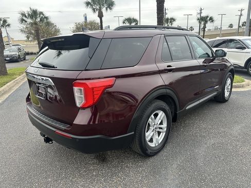 Used 2022 Ford Explorer XLT image 6